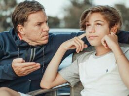 วิธีสร้างบทสนทนาที่ดีระหว่างพ่อแม่และลูกวัยรุ่น วิธีคุยกับลูกวัยรุ่นให้เข้าใจกัน