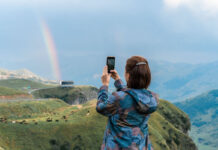 ถ่ายรูปเที่ยวด้วยมือถือให้สวยจริง: เลิกโทษกล้อง แล้วจัดการแสงให้เป็น ถ่ายรูปเที่ยวด้วยมือถือให้สวยจริง: เลิกโทษกล้อง แล้วจัดการแสงให้เป็น